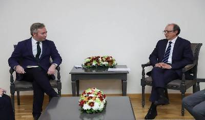 Armenia FM, France Secretary of State discuss Artsakh
