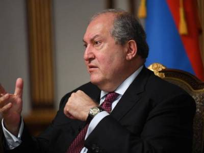 Դավաճանել են իմ հայրենիքը, եւ Դուք անձամբ մեղավոր եք. կադրեր Արմեն Սարգսյանի և Ռուսաստանի հայ համայնքի հանդիպումից