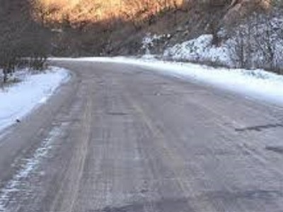 Գեղարքունիքի մարզի ավտոճանապարհներին տեղ-տեղ առկա է մերկասառույց, Թալինում տեղում է ձյուն