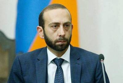 «Հրապարակ». ՊՊԾ գնդից Արարատ Միրզոյանին չեն օգնել, թողել են, որ ծեծե՞ն. թեման շարունակություն ունի