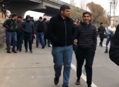 «Նիկոլ, դավաճան». Կոտայքցիները երթով շարժվում են Ազատության հրապարակ (վիդեո)