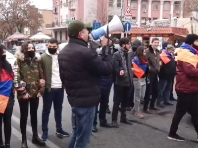 «Նիկոլ, հեռացիր»․ Փաշինյանի հրաժարականի պահանջով անհնազանդության ակցիաներ՝ Երեւանի փողոցներում
