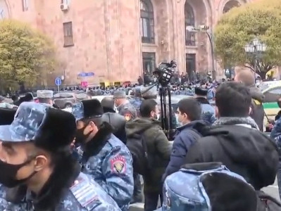 Փաշինյանի հրաժարականի պահանջով անհնազանդության ակցիա իրականացնելիս բերման է ենթարկվել 42 քաղաքացի