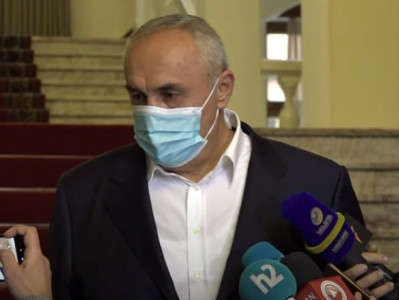 «Կոկորդիլոսաբուծարանի ծրագիրը շարունակվելո՞ւ է Արարատի մարզում». նոր մարզպետին դուր չեկան լրագրողների հարցերը