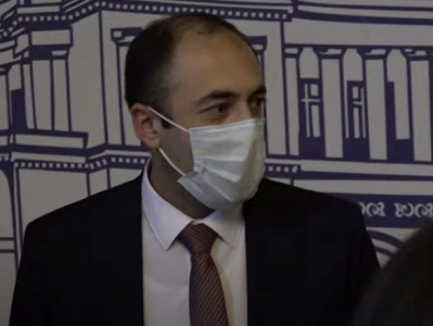 «Խնդրում եմ հետեւիցս մի եկեք, ես հիմա վարչական պաշտոնի եմ». Կառավարությունում ՊՎԾ պետը խոսափեց լրագրողներից