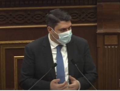 «Հրապարակ». Ինչու «Իմ քայլը» տապալեց Կարեն Առուստամյանի ընտրությունը. Բանն այն է, որ նա Լեւոն Յոլյանի ընկերոջ փեսան է