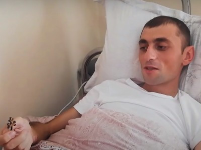 Չթողեցին ինձ կրակի տակ, զինվորներս փրկեցին կյանքս. կապիտան Մնացականյանը վիրավորվել է զոհված ընկերոջը դուրս բերելիս