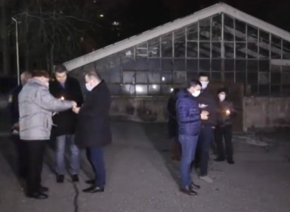 Մոմավառություն ԵՊՀ բակում՝ ի հիշատակ նահատակված զինվորների