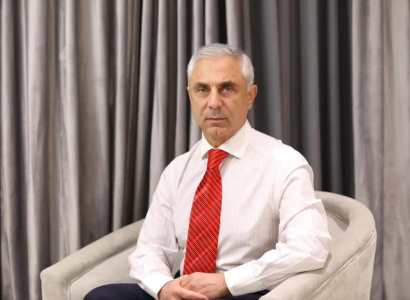 Բաքվում շքերթի ժամանակ Ադրբեջանի եւ Թուրքիայի նախագահների հոխորտանքը որեւէ տրամաբանություն չունի. Արտակ Թովմասյան