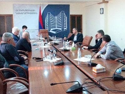 Վահան Քերոբյանը հանդիպել է ջերմատնային տնտեսությունների ներկայացուցիչներին