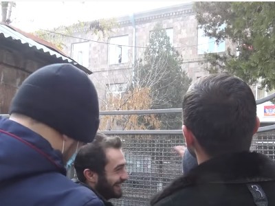 Վերջ, էլ մի լացեք, ամեն ինչ վերջացավ. վերադարձած գերիները արդեն հանդիպում են հարազատներին