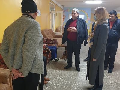 Մանե Թանդիլյանն այցելել է Նորքի տուն-ինտերնատ, որտեղ գտնվում են Ստեփանակերտի տուն-ինտերնատից տեղափոխված տարեցները