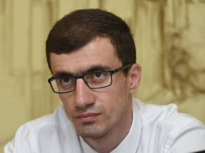 «Հրապարակ». Նորանշանակ նախարարը որոշել է յուրայիններին առաջ հրել