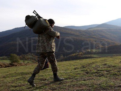 Սյունիքում հայ զինվորներն Ադրբեջանին են հանձնում մարտական դիրքերը՝ հայհոյելով ու անիծելով Փաշինյանին