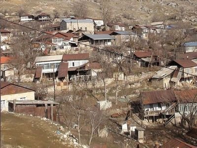 Հին Շենը հայաթափվում է. մնացել են գյուղապետն ու դպրոցի տնօրենը, Եղծահողում էլ սպասում են Մուրադովի որոշմանը