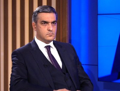 Սահմանազատումների ու սահմանագծումների նման արագությամբ գործընթացը պարունակում է իրական վտանգներ. Արման Թաթոյան
