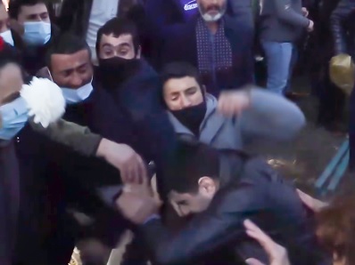 Ծեծկռտուք Եռաբլուրում