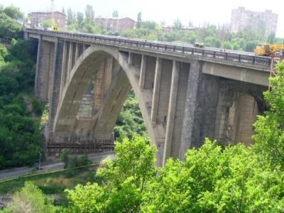 Ողբերգական դեպք Երեւանում․ երիտասարդ աղջիկը Կիեւյան կամրջից ցած է նետվել