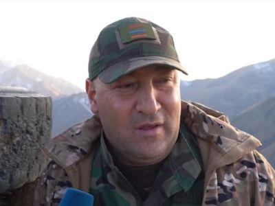 Քաջարանի քաղաքապետ Մանվել Փարամազյանը հրավիրվել է Քննչական կոմիտե. բակում հավաքվել են նրա աջակիցները