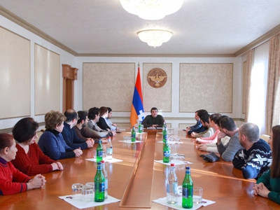 Կվերականգնվի Ստեփանակերտի դրամատիկական թատրոնի շենքը. Նախագահն ընդունել է Համազգային թատրոնի դերասանական կազմին