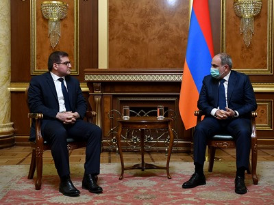 Փաշինյանն Արման Բաբաջանյանի, Սուրեն Սահակյանի ու Գոռ Հակոբյանի հետ քննարկել է արտահերթ ընտրությունների անցկացման հարցը