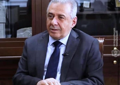 Մենք կարող ենք անցնել այդ դժվարին, բայց կենսականորեն կարեւոր ճանապարհը. Վաղարշակ Հարությունյանի ուղերձը