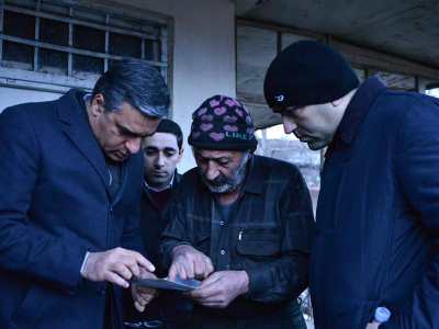 Շուռնուխ գյուղի բնակչին պատկանող անասնաշենքը բաժանվել է 2 մասի` «ադրբեջանական» և «հայկական». ՄԻՊ