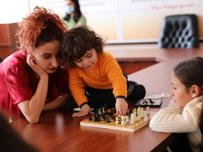 Միջոցառում Կոտայքի մարզում՝ զոհված, անհետ կորած և վիրավոր զինծառայողների փոքրիկների համար (ֆոտո)