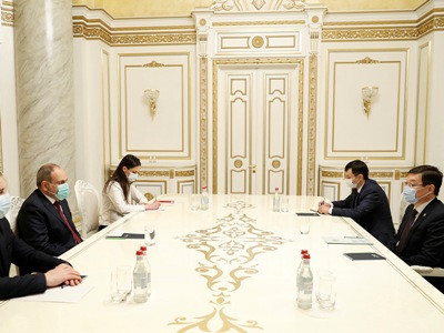 Հայ-ղազախական տնտեսական կապերը զարգացման լավ նախադրյալներ ունեն. Փաշինյանը հանդիպել է դեսպան Ուրազաեւի հետ