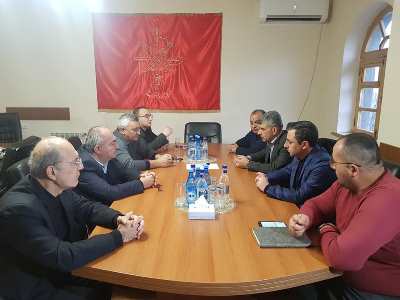 Իշխան Սաղաթելյանը Արցախի կուսակիցների հետ քննարկել է հետպատերազմյան իրադրությունը