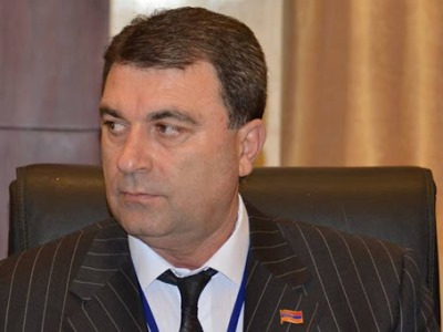 Ո՞վ էր կամավորական ջոկատներ ուղարկում, իսկ ո՞վ էր PR անում. պատգամավորի հարցը հունից հանեց Փաշինյանին
