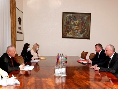 ԱԻ նախարարը հանդիպել է Բելառուսի դեսպանի հետ. սերտ համագործակցելու պատրաստակամություն են հայտնել