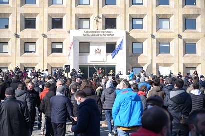 Tbilisi citizens hold protest, demand that government lift COVID-19 restrictions
