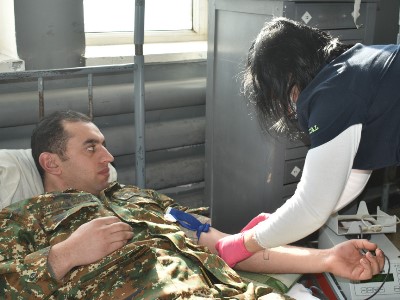 Զինծառայողներն արյուն են հանձնել. ՊՆ