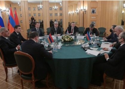 ՀՀ, ՌԴ եւ Ադրբեջանի փոխվարչապետները քննարկել են ԼՂՀ-ի տրանսպորտային հաղորդակցության հարցերով ենթախմբերի ձեւավորումը