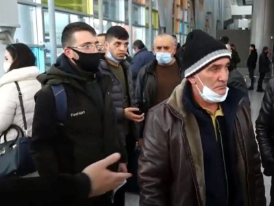«Շնից ծնված ըլնեմ, կտամ կամպյուտերը կջարդեմ. թող գան պատասխան տան, բռնած Փաշինյանից». Լարված վիճակ «Զվարթնոցում»