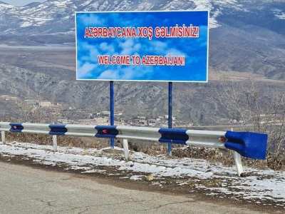 Միջհամայնքային ճանապարհին ադրբեջանցի զինվորականները տեղադրել են «Բարի գալուստ Ադրբեջան» գրառումով ցուցանակ. ՄԻՊ