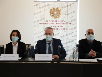 ԿԳՄՍ նախարարին կից հասարակական խորհրդի նիստում քննարկվել է ուսուցիչների կամավոր ատեստավորման ծրագրի նախագիծը