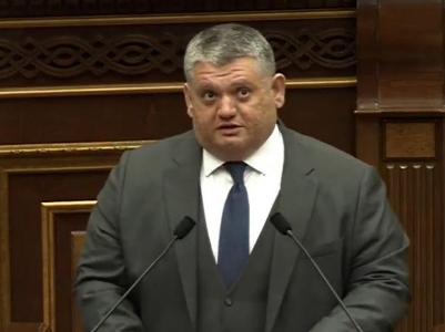 Ո՞ւր ենք գնում այսպես, տղերք․ իշխող մեծամասնություն, կանգնե՛ք ու բաց խոսեք ժողովրդի հետ. նախկին իմքայլական պատգամավոր