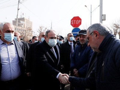 Փաշինյանը քաղաքացիների հետ հանդիպման լայվերը փոխարինել է մոնտաժված տեսանյութերով. այսօր նա այցելել է Արտաշատ