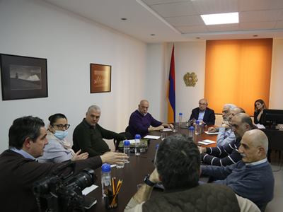 Մի խումբ հայրենադարձներ հանդիպել են Վազգեն Մանուկյանի հետ
