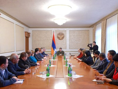 Արցախի նախագահն ընդունել է ԱՀ ԱԺ երեք խմբակցությունների անդամներին. ինչ են քննարկել