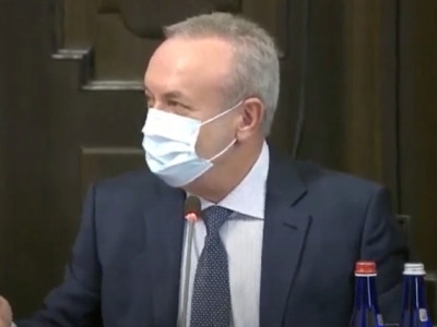 «Հայ եկեղեցու պատմություն», «Հայոց պատմություն» եւ «Հայ գրականություն» առարկաների շուրջ աղմուկ այս պահին չկա. Նախարար