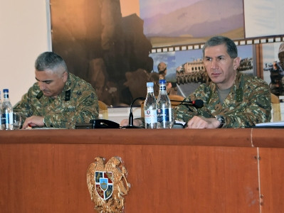 Օնիկ Գասպարյանն այցելել է 1-ին և 4-րդ զորամիավորումներ