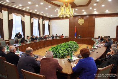 Արայիկ Հարությունյանը հանդիպել է արցախյան մի շարք ՀԿ–ների ներկայացուցիչների հետ