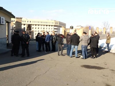 Անհետ կորած զինծառայողների հարազատների ակցիան ՊՆ-ի դիմաց