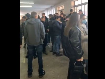 Աբովյան քաղաքի թիվ մեկ ավագ դպրոցում դասադուլը շարունակվում է. պահանջում են նոր տնօրենի հեռացումը