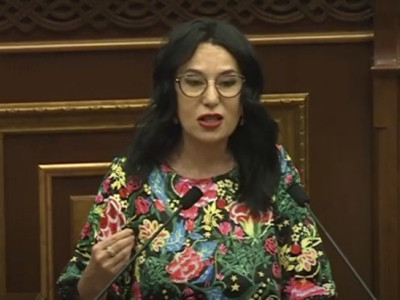 Ադրբեջանցի զինվորականները GPS-ը գրկած Սյունիքը ոնց ուզում, ձեւում են. հայերին չեն թողել մտնել Դադիվանք. Նաիրա Զոհրաբյան