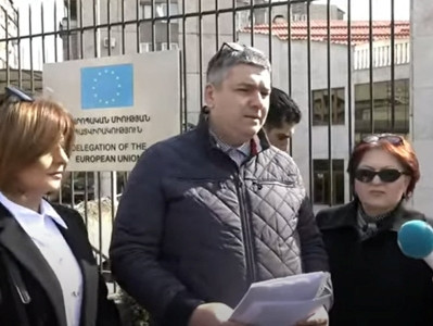 «Քաղաքական հետապնդում է, մեզ լռեցնելու քայլ». Եթերազրկված Հ2-ի անձնակազմը նամակ հանձնեց ՀՀ-ում ԵՄ ներկայացուցչությանը