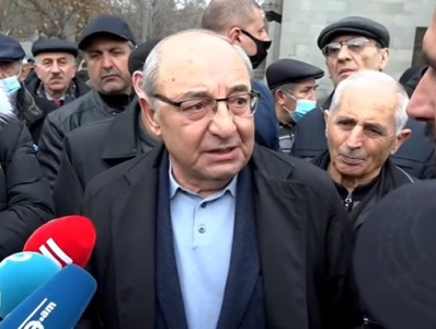 Էդ սահմանադրականի ճանապարհ ասվածի լուֆտը էնքան մեծ է, որ արանքում ինչ ասես տեղավորվում է. Վազգեն Մանուկյան